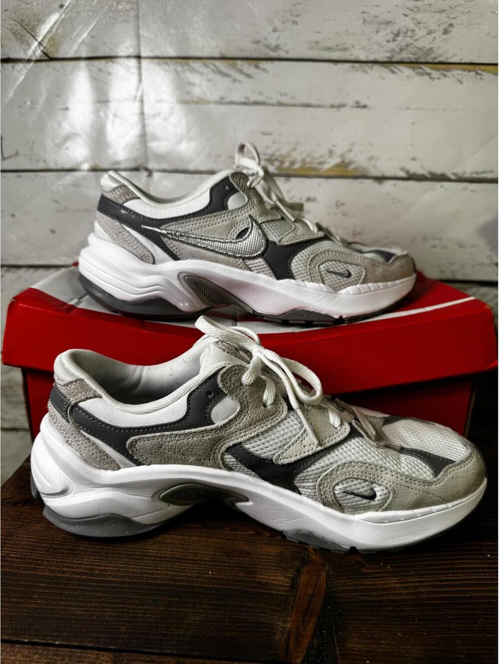Nike Women's AL8 Sneaker Size 8.5 IOB